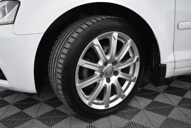 Valkoinen Viistoperä, Audi A3 – VVU-911