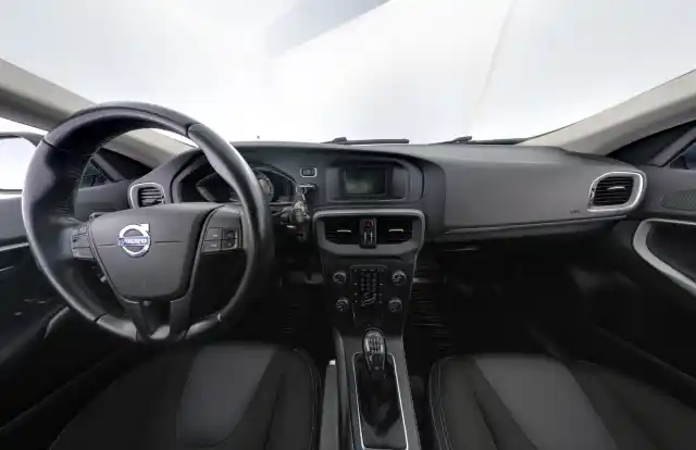 Sininen Viistoperä, Volvo V40 – VXA-787