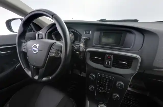 Sininen Viistoperä, Volvo V40 – VXA-787