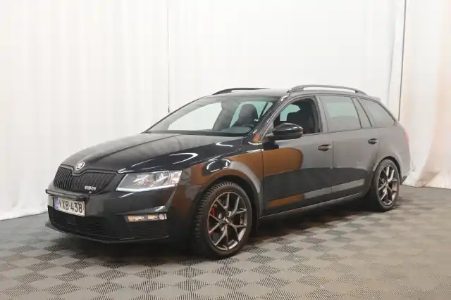 Musta Farmari, Skoda Octavia – VXB-438