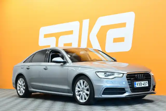 Harmaa Sedan, Audi A6 – VXB-457