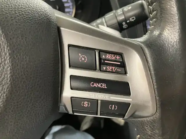Harmaa Farmari, Subaru Forester – VXB-642