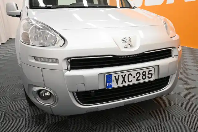 Harmaa Tila-auto, Peugeot Partner – VXC-285