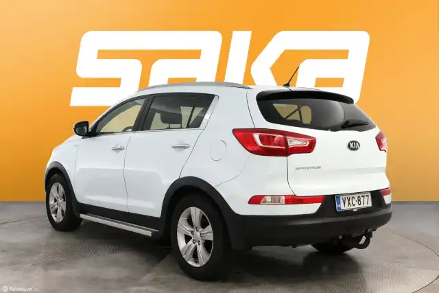 Valkoinen Maastoauto, Kia Sportage – VXC-877