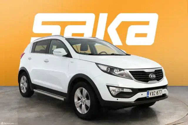 Valkoinen Maastoauto, Kia Sportage – VXC-877