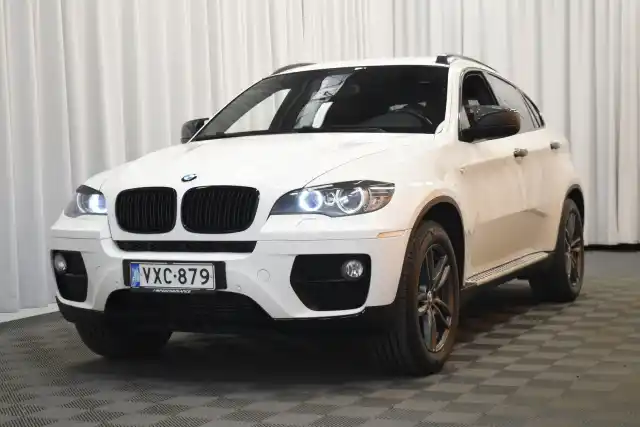 Valkoinen Maastoauto, BMW X6 – VXC-879