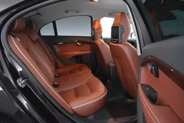 Musta Sedan, Volvo S80 – VXE-596