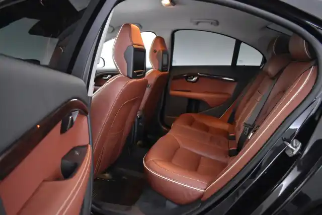 Musta Sedan, Volvo S80 – VXE-596