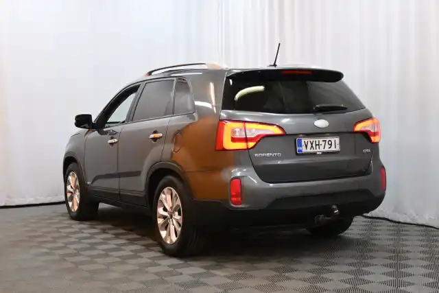 Harmaa Maastoauto, Kia Sorento – VXH-791