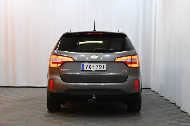 Harmaa Maastoauto, Kia Sorento – VXH-791