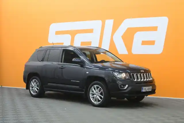 Harmaa Maastoauto, Jeep Compass – VXJ-890