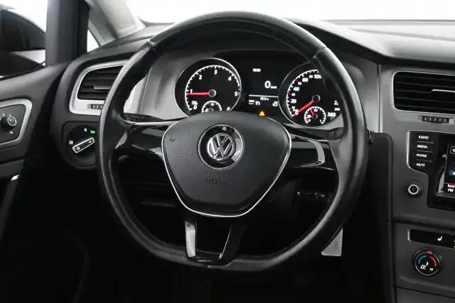 Musta Viistoperä, Volkswagen Golf – VXK-408