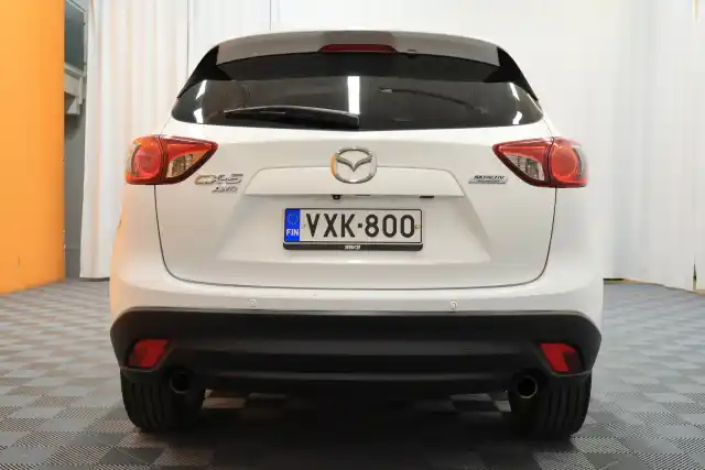 Valkoinen Maastoauto, Mazda CX-5 – VXK-800