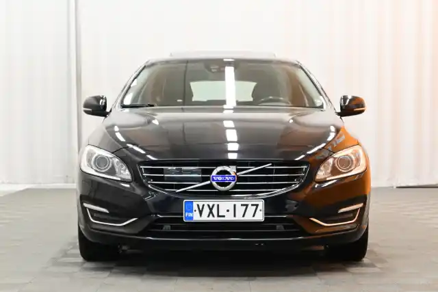 Musta Farmari, Volvo V60 – VXL-177