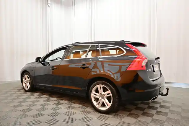 Musta Farmari, Volvo V60 – VXL-177