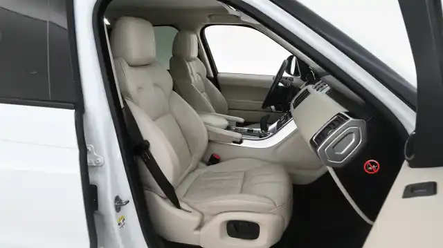 Valkoinen Maastoauto, Land Rover Range Rover Sport – VXL-611