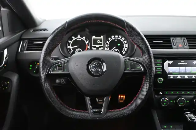 Musta Farmari, Skoda Octavia – VXP-328