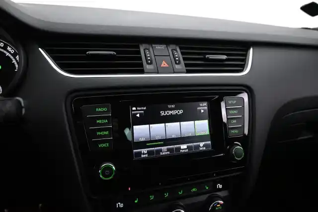 Musta Farmari, Skoda Octavia – VXP-328