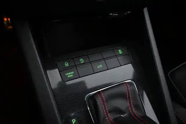Musta Farmari, Skoda Octavia – VXP-328