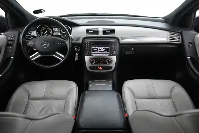 Harmaa Farmari, Mercedes-Benz R – VXR-207