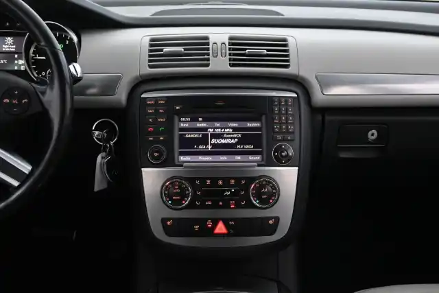 Harmaa Farmari, Mercedes-Benz R – VXR-207