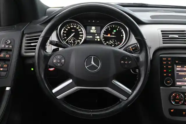 Harmaa Farmari, Mercedes-Benz R – VXR-207