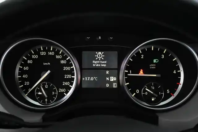 Harmaa Farmari, Mercedes-Benz R – VXR-207
