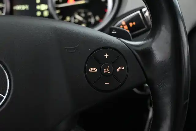 Harmaa Farmari, Mercedes-Benz R – VXR-207