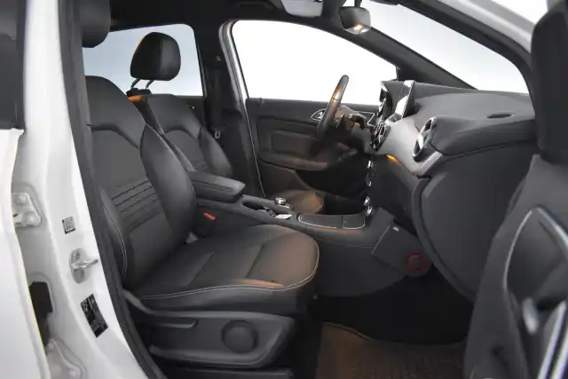 Valkoinen Tila-auto, Mercedes-Benz B – VXR-514