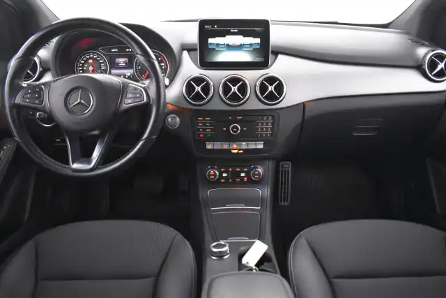 Valkoinen Tila-auto, Mercedes-Benz B – VXR-514