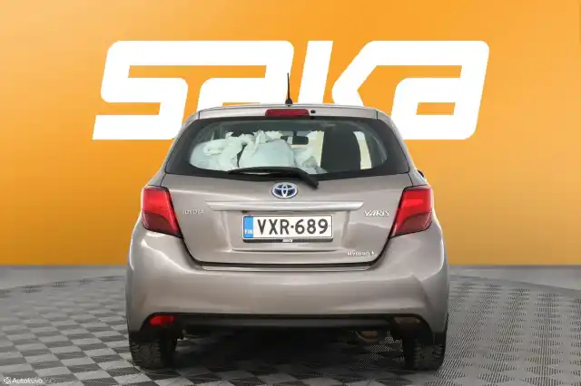 Ruskea (beige) Viistoperä, Toyota Yaris – VXR-689