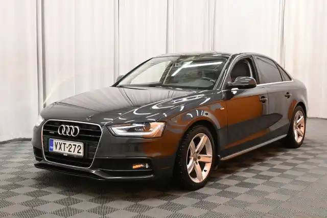 Harmaa Sedan, Audi A4 – VXT-272