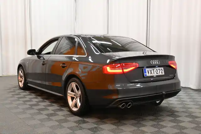 Harmaa Sedan, Audi A4 – VXT-272