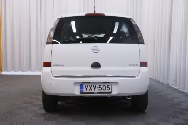 Valkoinen Tila-auto, Opel Meriva – VXV-505