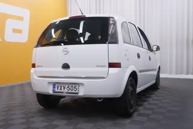 Valkoinen Tila-auto, Opel Meriva – VXV-505