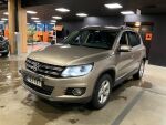 Ruskea (beige) Maastoauto, Volkswagen Tiguan – VXX-781, kuva 2