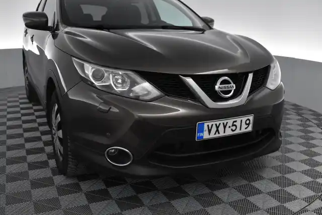 Ruskea Maastoauto, Nissan Qashqai – VXY-519