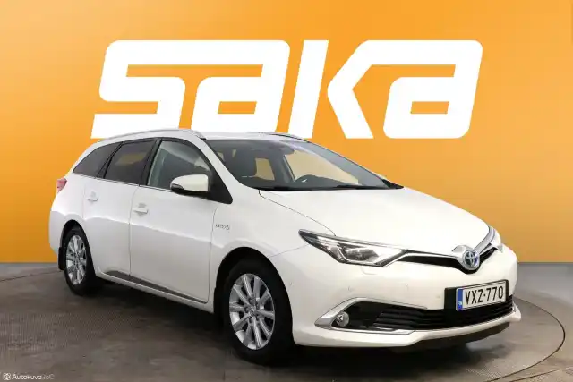 Valkoinen Farmari, Toyota Auris – VXZ-770