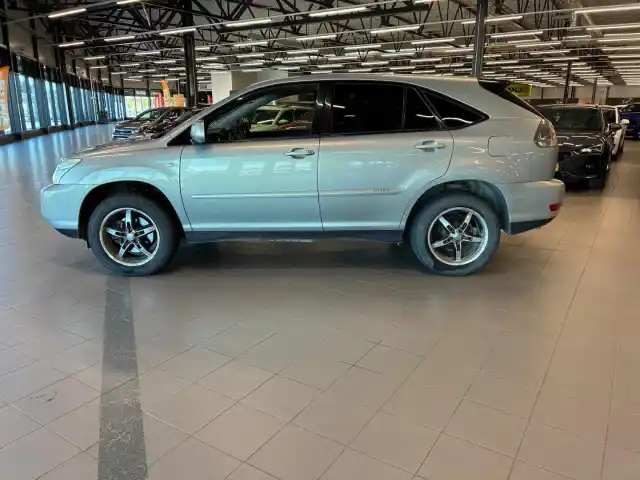 Harmaa Tila-auto, Lexus RX – VYR-237