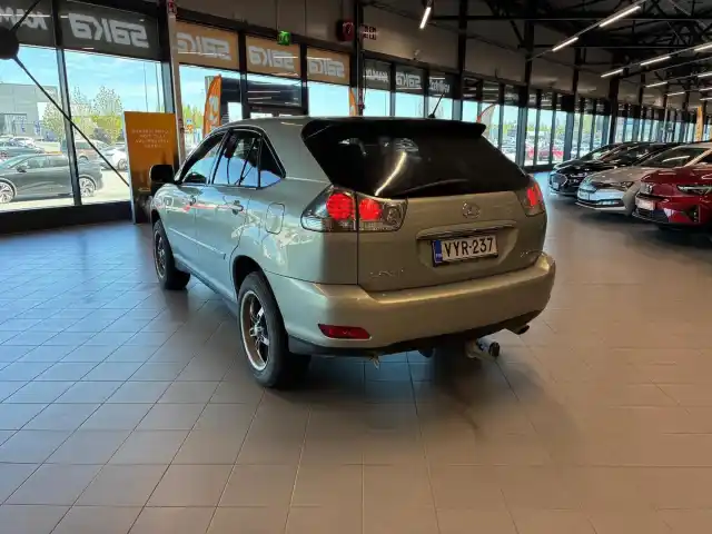 Harmaa Tila-auto, Lexus RX – VYR-237
