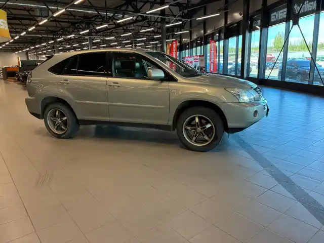 Harmaa Tila-auto, Lexus RX – VYR-237