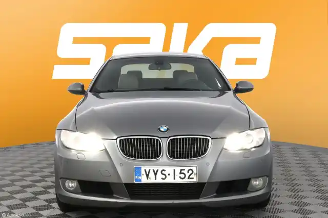 Harmaa Coupe, BMW 335 – VYS-152