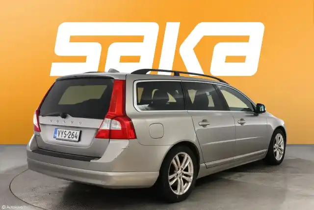 Beige Farmari, Volvo V70 – VYS-264