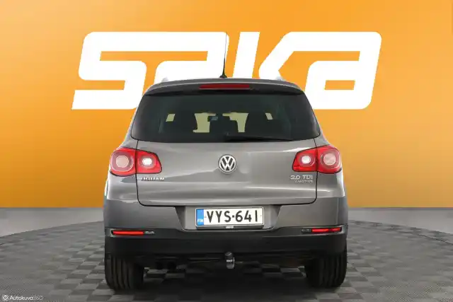 Harmaa Maastoauto, Volkswagen Tiguan – VYS-641