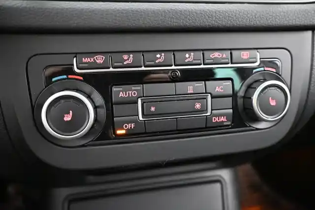 Harmaa Maastoauto, Volkswagen Tiguan – VYS-641