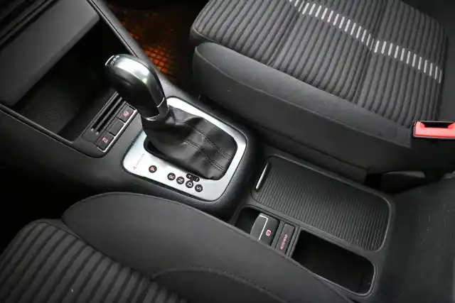 Harmaa Maastoauto, Volkswagen Tiguan – VYS-641