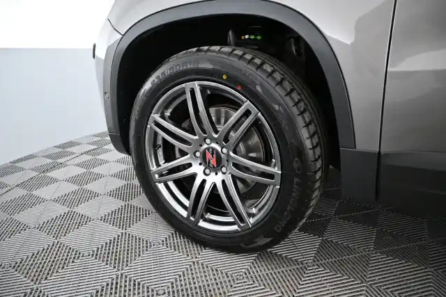 Harmaa Maastoauto, Volkswagen Tiguan – VYS-641