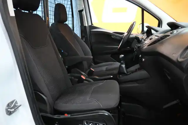 Valkoinen Pakettiauto, Ford Transit Courier – VYU-237