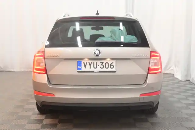 Beige Farmari, Skoda Octavia – VYU-306