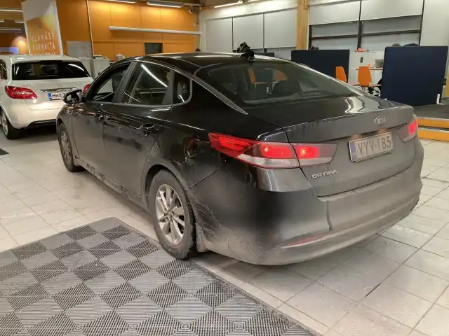 Musta Sedan, Kia Optima – VYV-185